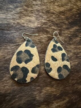 Leopard Print Teardrop Faux Fur Earrings